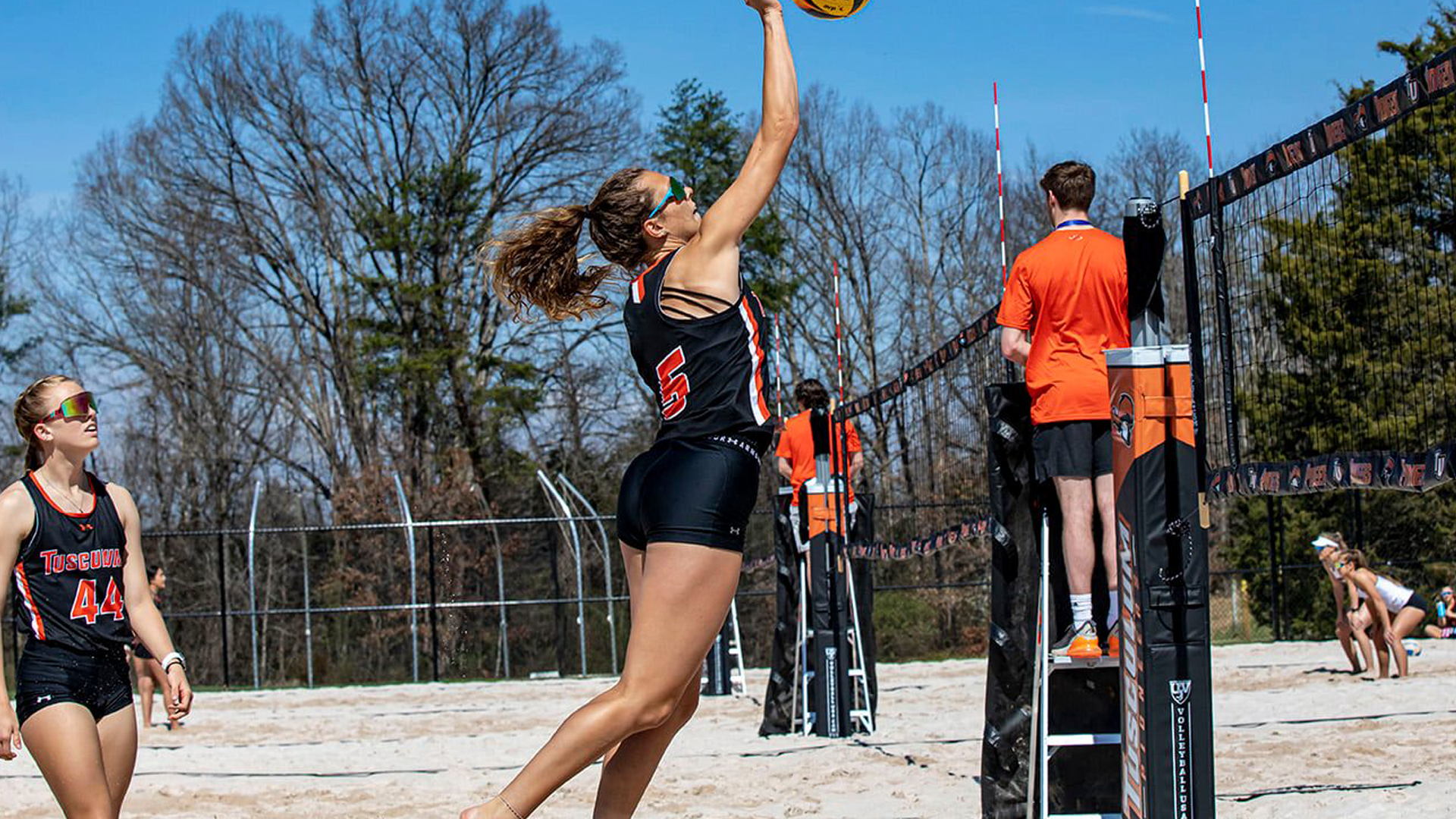 Pioneers split Coastal Carolina Invitational
