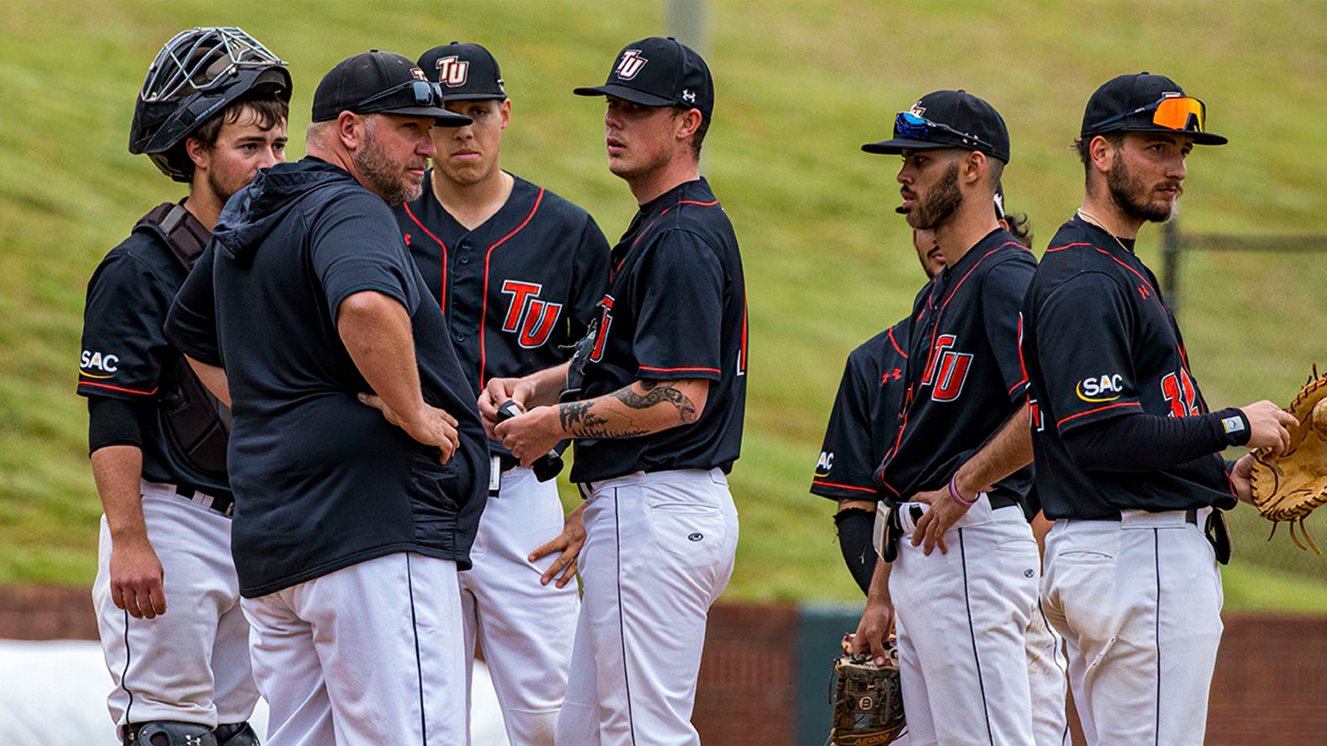 Pioneers drop rubber game to Eagles in weekend series finale