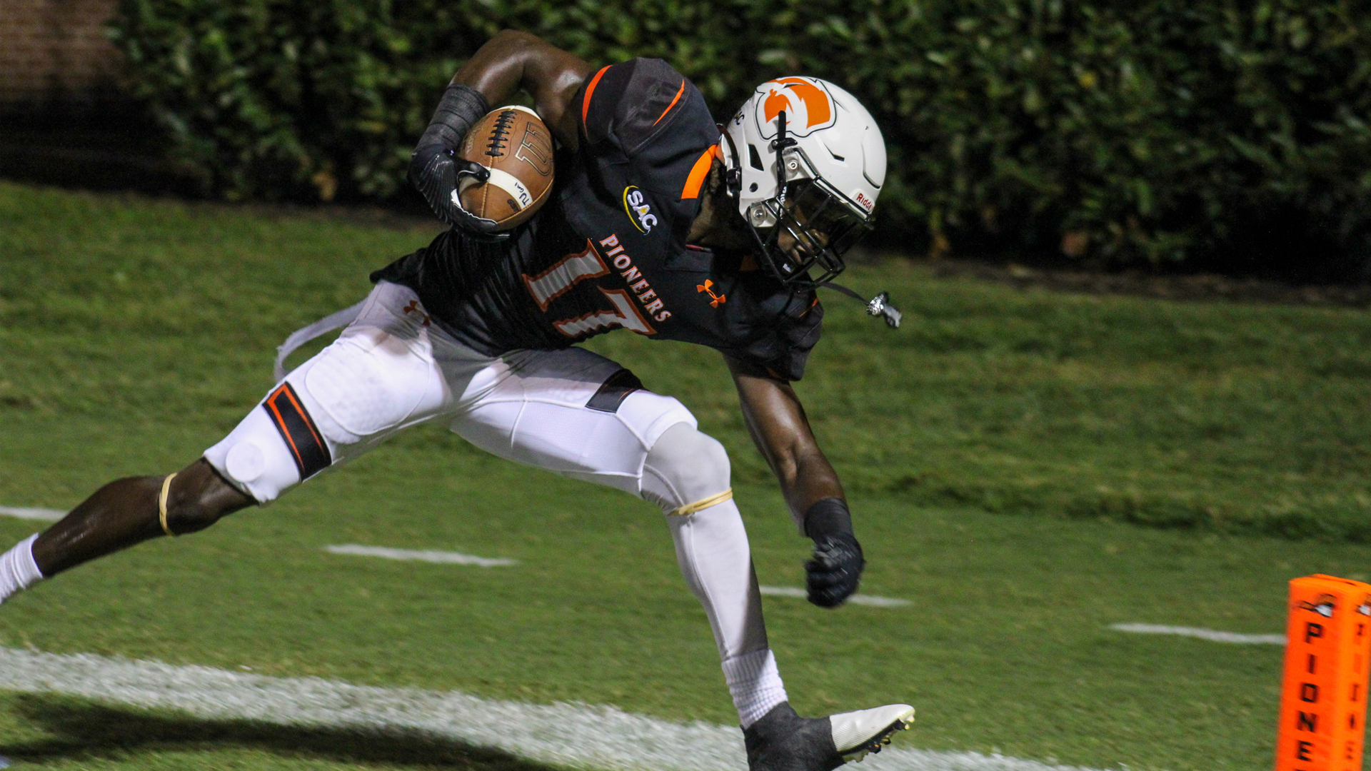 Pioneers fall 34-14 at Lenoir-Rhyne, end season 8-3