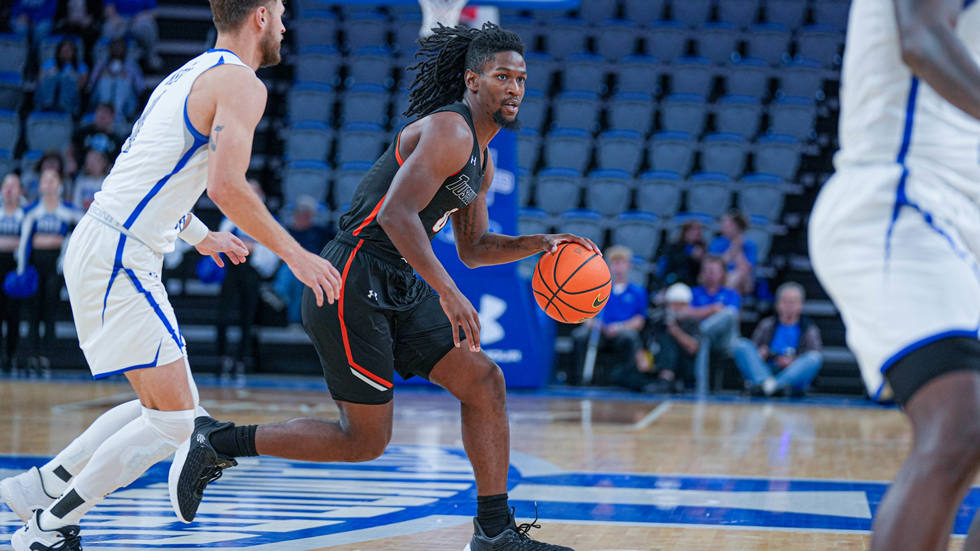 Pioneers drop 59-54 defensive slugfest with Davis & Elkins