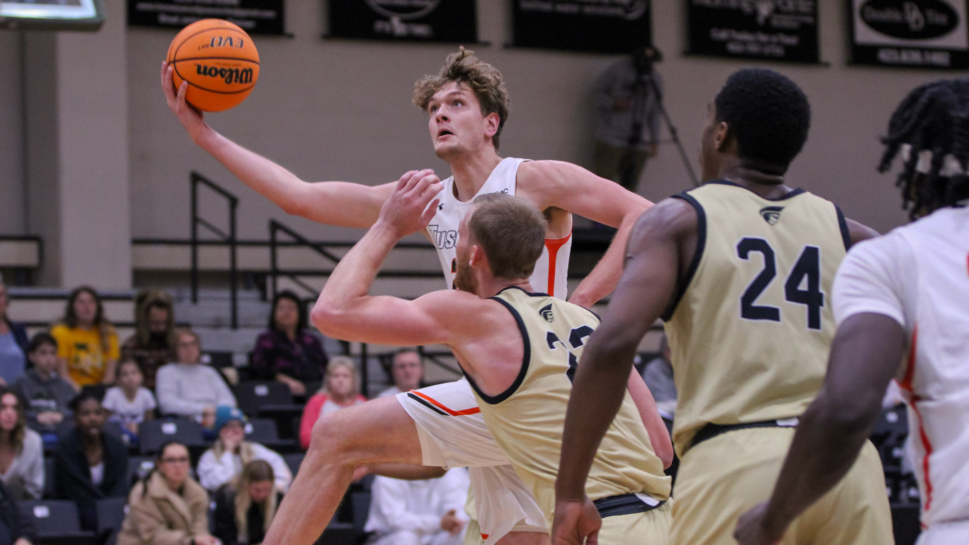 Pioneers earn huge road win at Anderson, 88-83