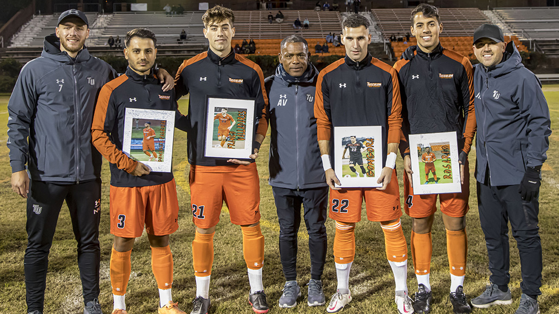 Seniors Rodrigo Pascual, Marcos Franco, Dani Gongora and Vini Rosario with the TU coaching staff (photo by Chuck Williams)