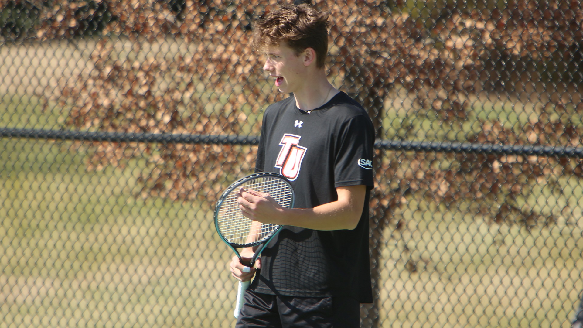 Pioneers drop 6-1 decision at Charleston