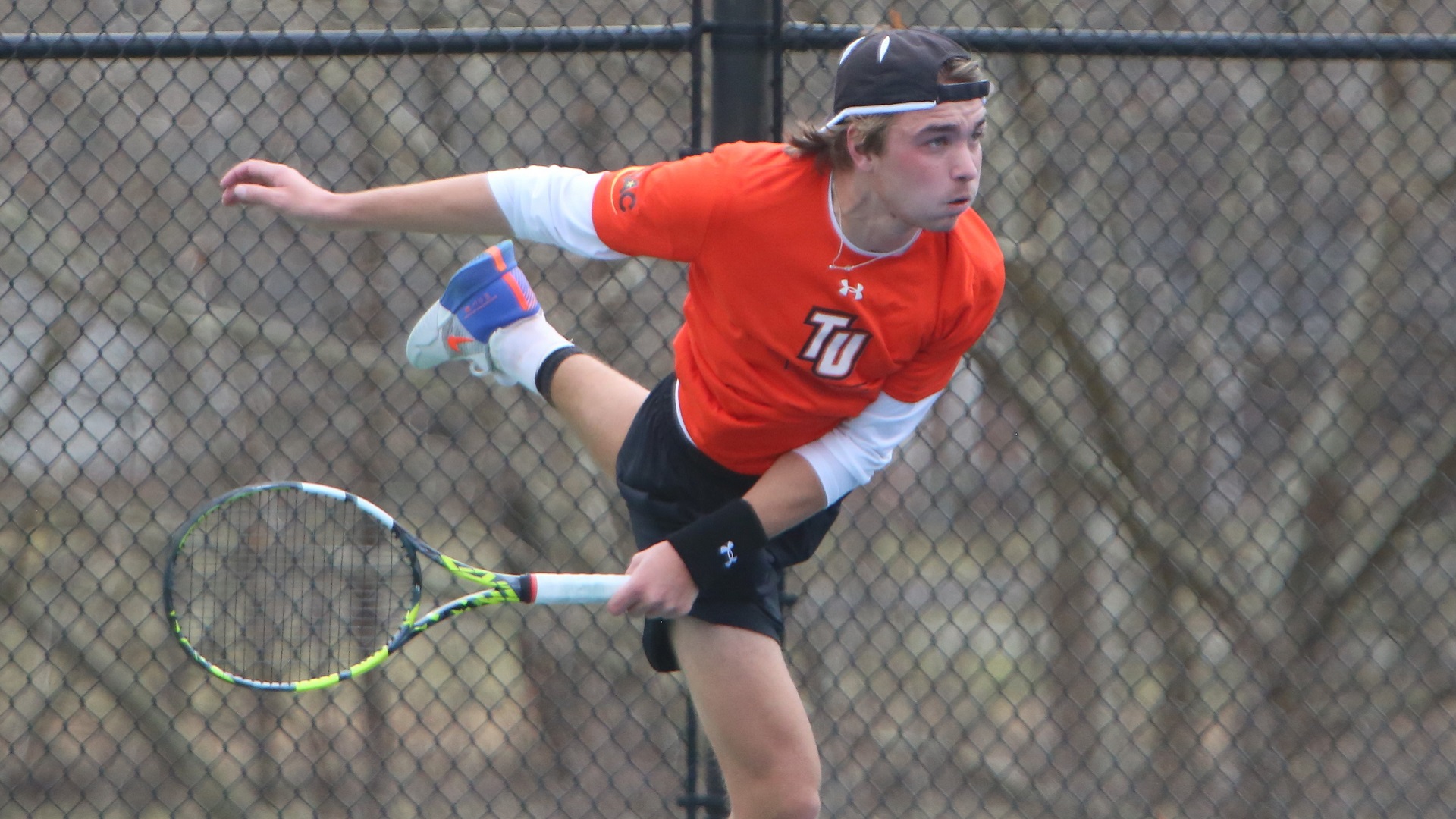 Pioneers upset 41st-ranked Lenoir-Rhyne 4-1