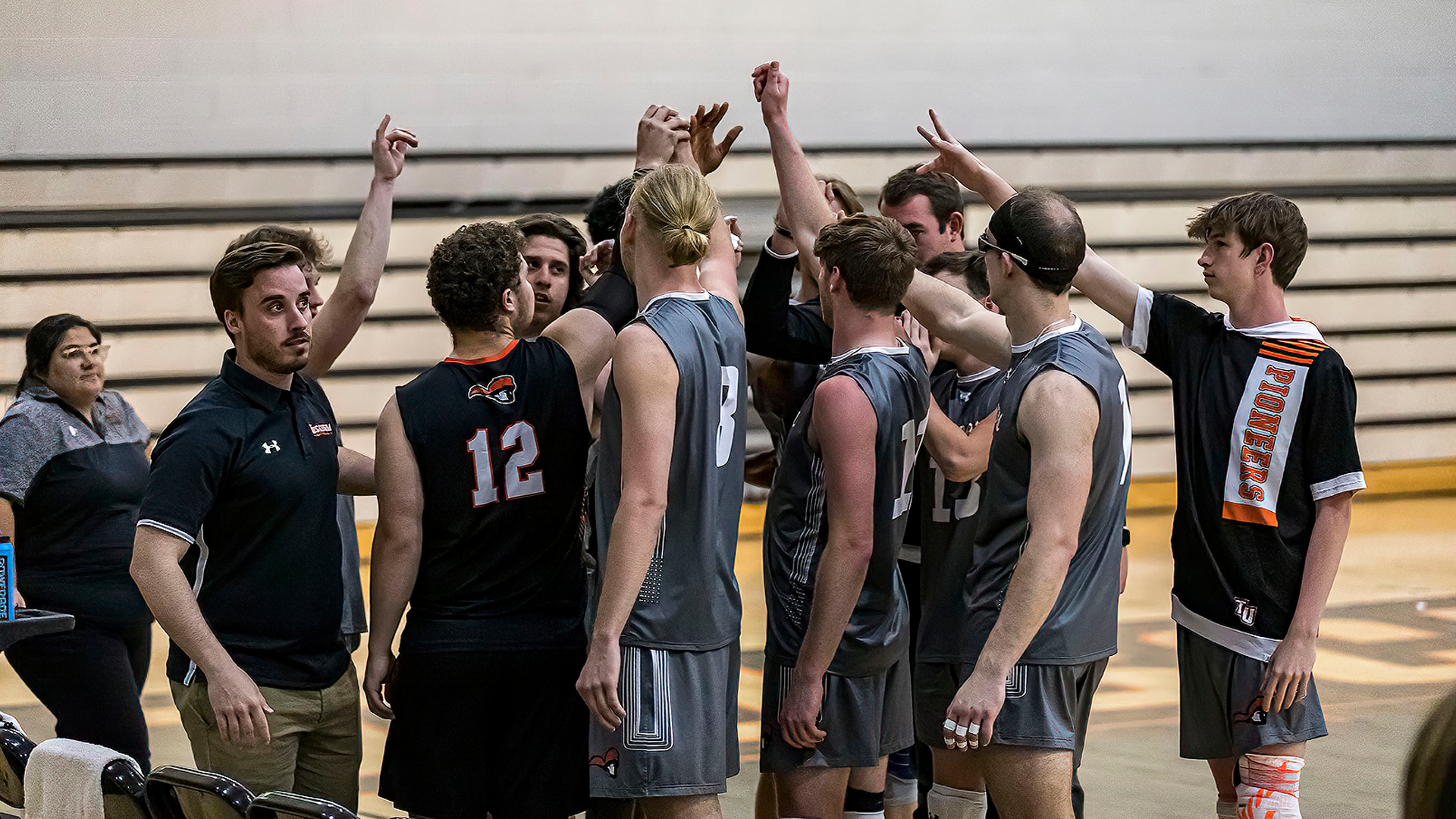 Pioneers head West for ranked matchups