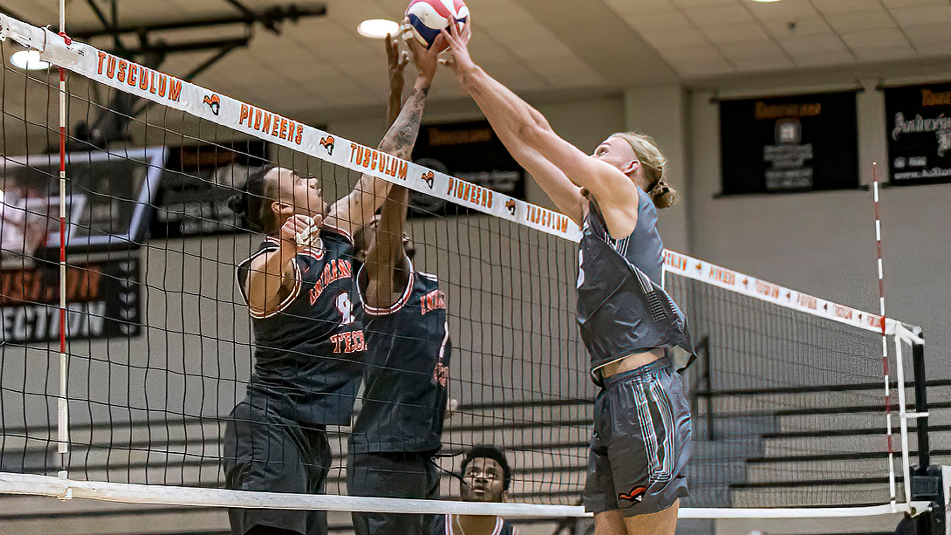 Pioneers round out regular season in Tennessee