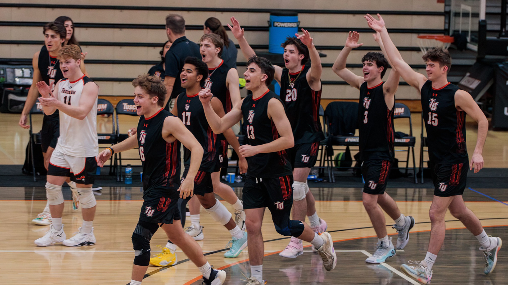 Pioneers collect fourth-straight sweep