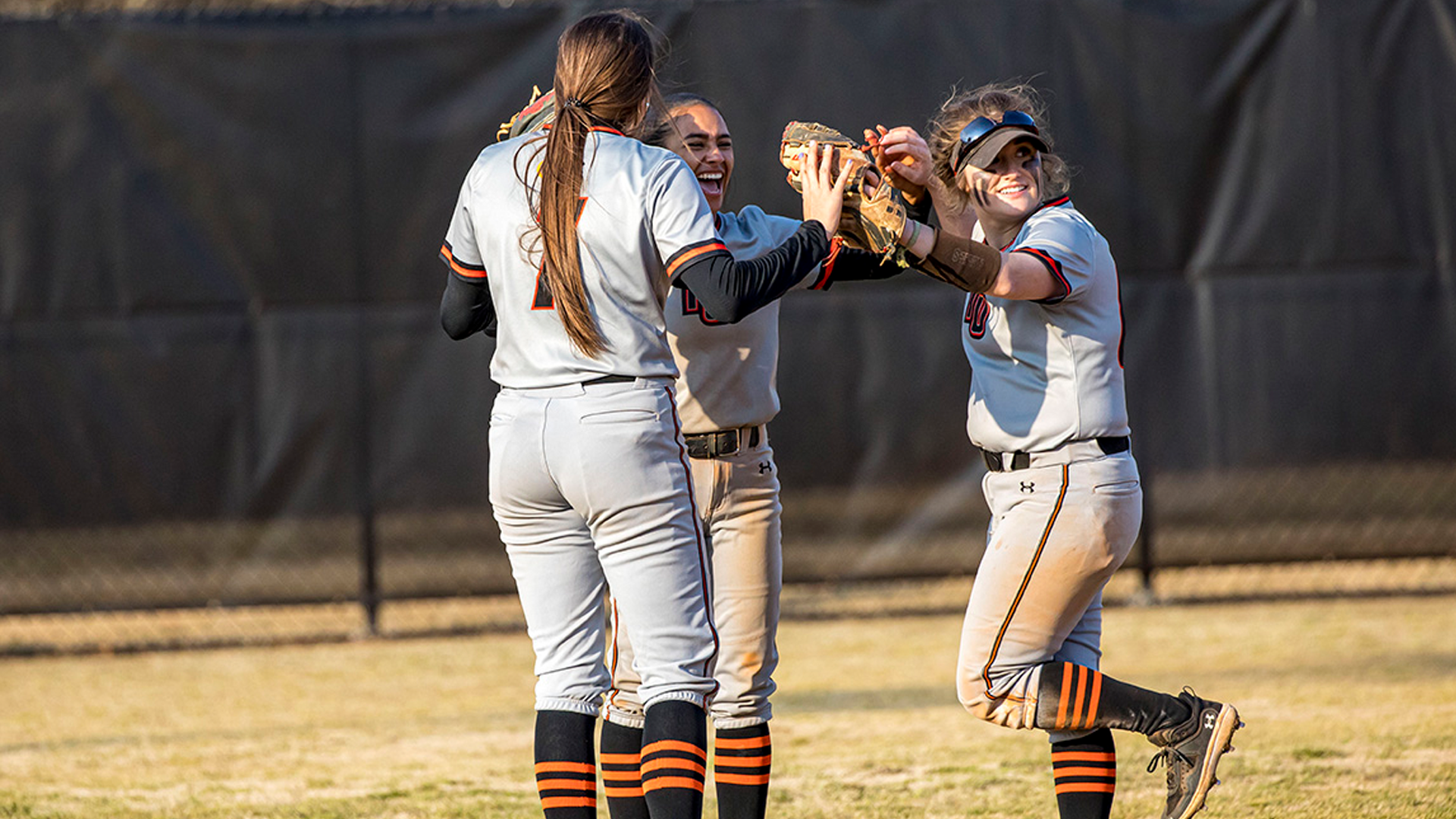 Pioneers stay hot at home