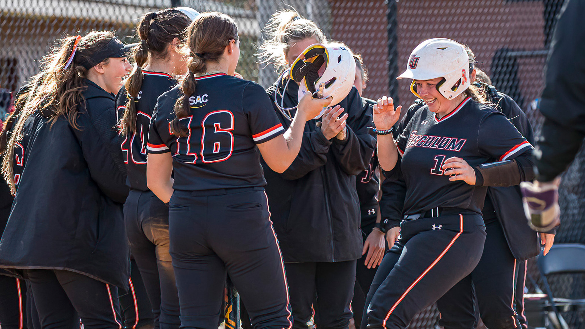 Freischmidt homers twice in sweep of Big Blue