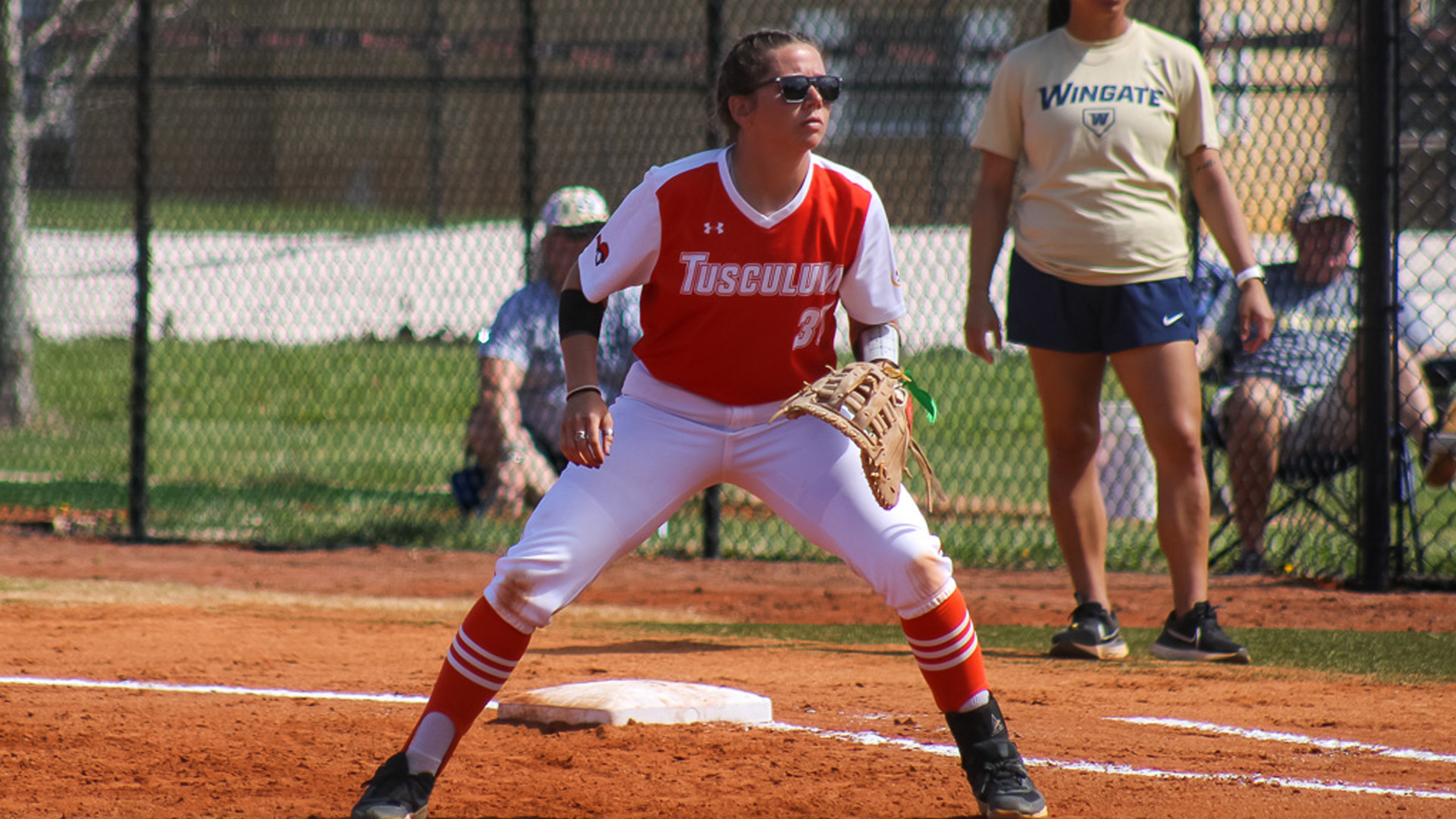 Late innings doom Pioneers against Eagles
