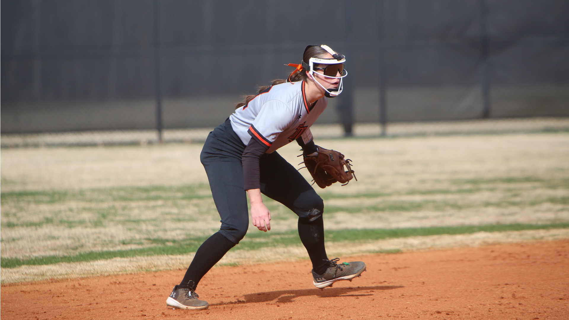 Pioneers, Warriors split battle of unbeatens