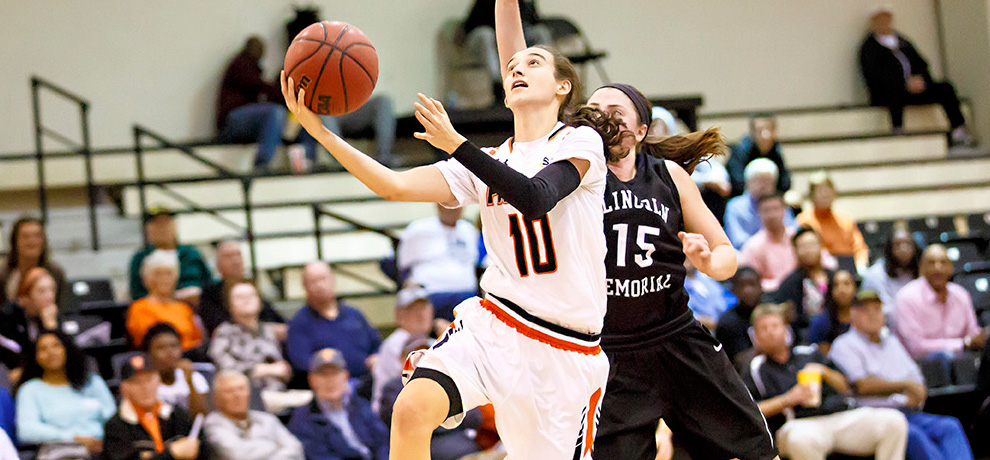 Sydney Wilson scored a season-high 14 points for the Pioneers