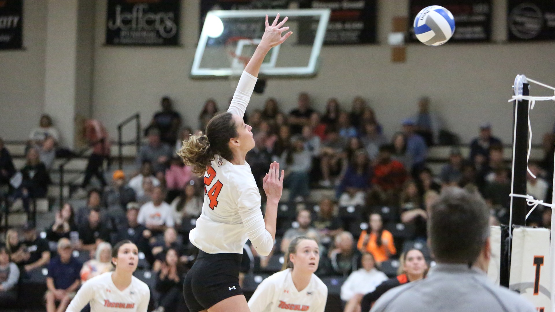 Pioneers force fifth set versus Eagles